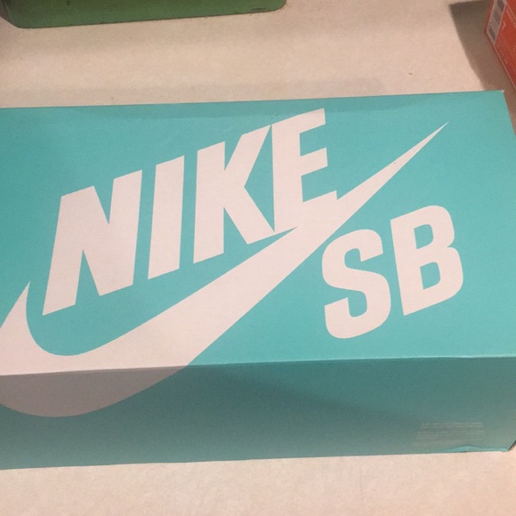 Unisex black Nike women’s men’s 5.5 new in box - Picture 11 of 12